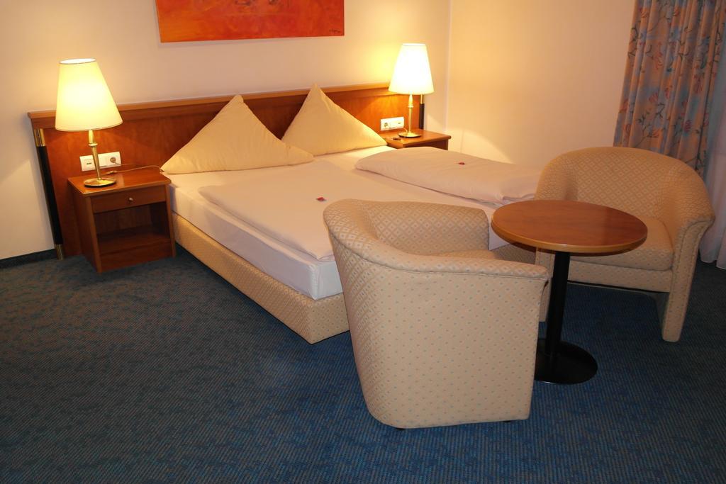 Hotel Jahnhaus Langenfeld  Room photo
